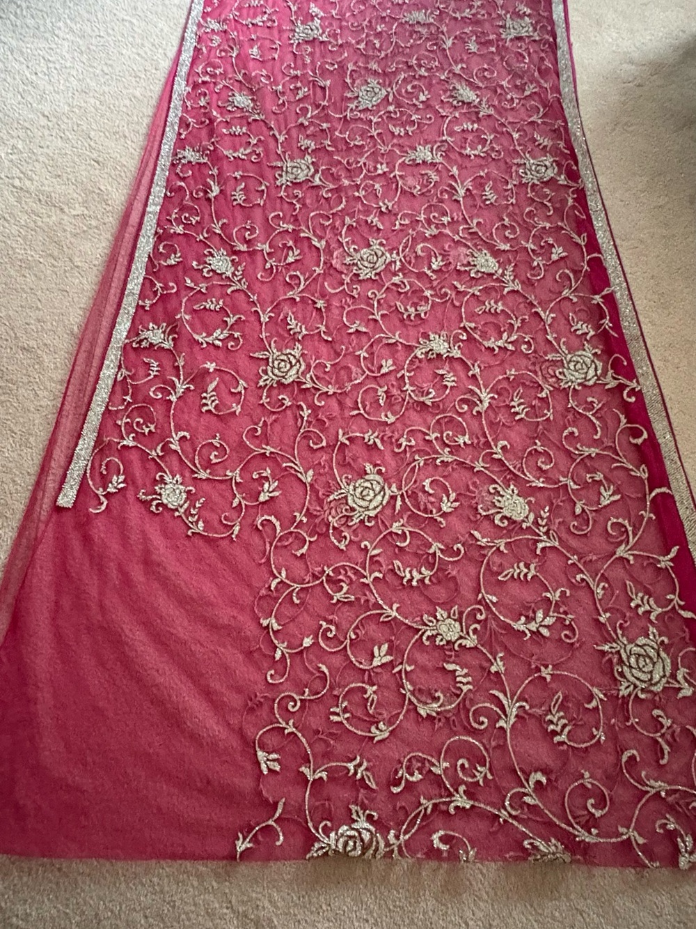 Stunning Saree with Swarovski Crystal, Blouse & petticoat| Chest 36 - Picture 4 of 14